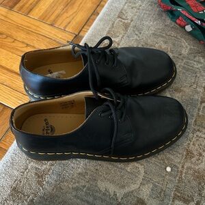 dr martens oxford shoes size 9 worn once